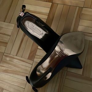 Ted baker size 7 , black